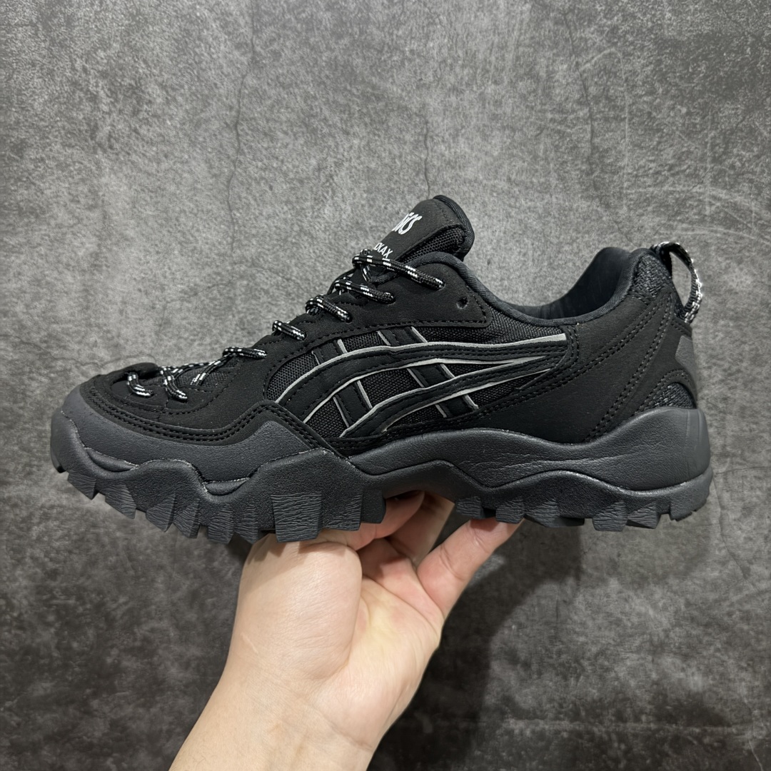 图片[2]-【公司级】亚瑟士 ASICS GEL-PICKAX 登山 户外运动 抗冲击支撑 减震防滑耐磨轻便 徒步鞋 男款 日蚀黑 轻便旅游鞋。秋天踏秋一直在穿这双，上脚最直观的感受就是鞋楦，平时穿一些其他品牌的户外鞋，总会或宽或窄，但是这双的鞋楦真的是刚刚好。作为户外鞋鞋底一定要耐磨+防滑，所以橡胶鞋头+橡胶鞋底，是必备的，而且底子越厚安全感越强，但相应的贴合感就越差，鞋身就越重，这双的鞋底厚度刚刚好，而且整双鞋没有拖沓感，脚部贴合的舒适感是很明显的，感觉设计师是真的研究过亚洲人的脚型，诚意十足。 尺码：36-45含半码-选品中心