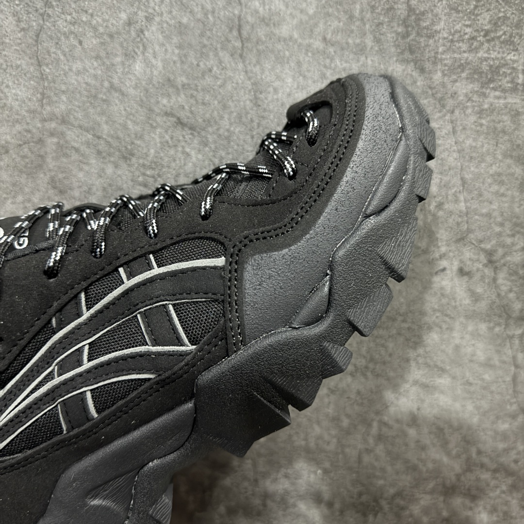 图片[6]-【公司级】亚瑟士 ASICS GEL-PICKAX 登山 户外运动 抗冲击支撑 减震防滑耐磨轻便 徒步鞋 男款 日蚀黑 轻便旅游鞋。秋天踏秋一直在穿这双，上脚最直观的感受就是鞋楦，平时穿一些其他品牌的户外鞋，总会或宽或窄，但是这双的鞋楦真的是刚刚好。作为户外鞋鞋底一定要耐磨+防滑，所以橡胶鞋头+橡胶鞋底，是必备的，而且底子越厚安全感越强，但相应的贴合感就越差，鞋身就越重，这双的鞋底厚度刚刚好，而且整双鞋没有拖沓感，脚部贴合的舒适感是很明显的，感觉设计师是真的研究过亚洲人的脚型，诚意十足。 尺码：36-45含半码-选品中心