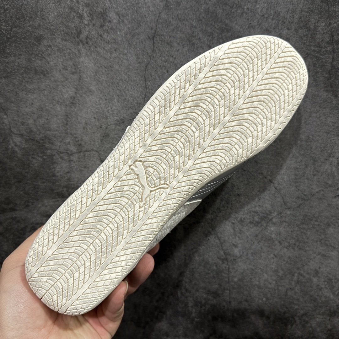 图片[9]-【公司级】Puma Speedcat OG 防滑耐磨低帮德训赛车板鞋 孔眼底座和脚趾凸起由绒面革材料制成 支持侧踏时的踏步工作 脚背和侧板采用尼龙网布 即使在健身房等使用环境中也能确保透气性 像吸盘一样的设计是为了提高体育馆表面的抓地力性能 货号： 403902-01 尺码： 35.5 36 36.5 37.5 38 38.5 39 40 40.5 41 42 42.5 43 44 45-选品中心