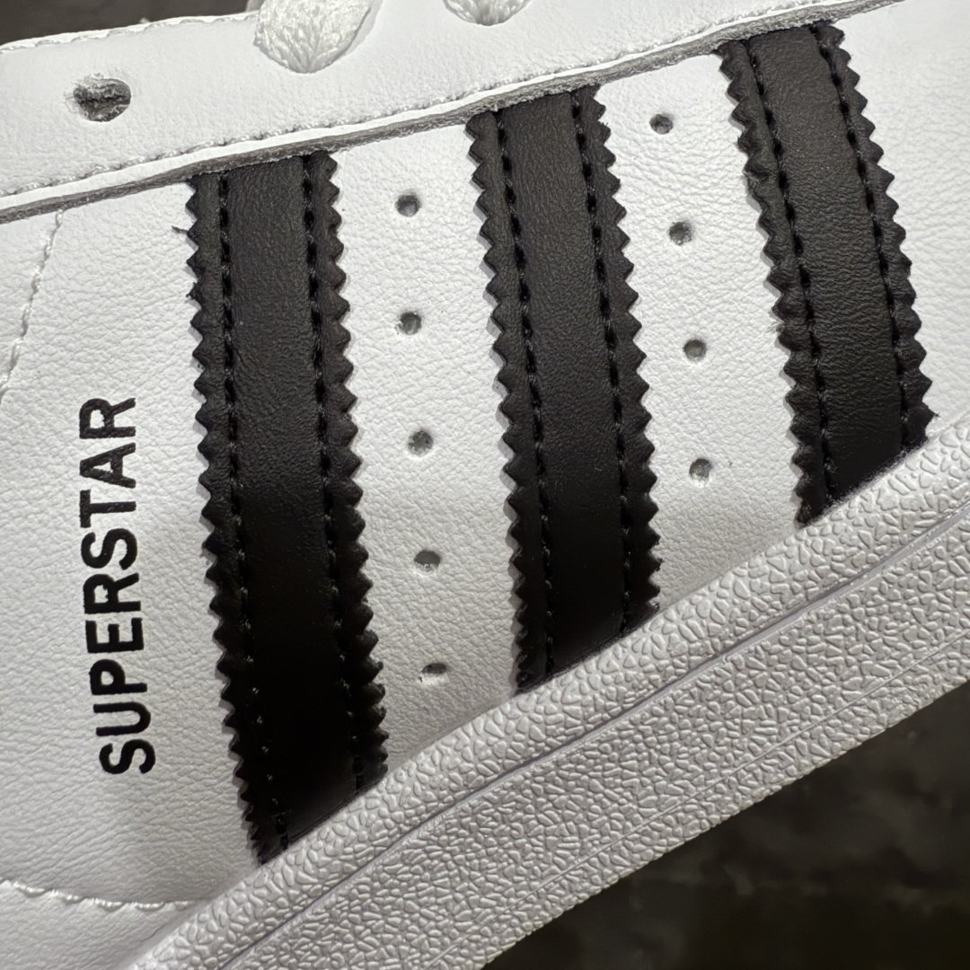 图片[4]-【H11纯原】AD Originals Superstar 经典复古贝壳头板鞋 IH8659 诞生于1969年 是第一双将全皮面鞋 身与橡胶鞋头结合在一起的低帮篮球鞋 Superstar最开始 是作为高帮篮球鞋Pro Model的低帮版本而出现的 但因为其独特和醒目的橡胶鞋头造型而让大家熟知 被大家形象地称为\\\”shelltoe\\\”贝壳头 在70年代的美国职业篮球场上 接近3/4的NBA球员都将这双Superstar作为场上用鞋 80年代之后 经过不断的改良和发展 Superstar逐渐成为横跨时装、音乐、街头文化、休闲和运动等各大领域的时尚潮鞋 尺码：35.5 36 36.5 37 38 38.5 39 40 40.5 41 42 42.5 43 44 44.5 45-选品中心