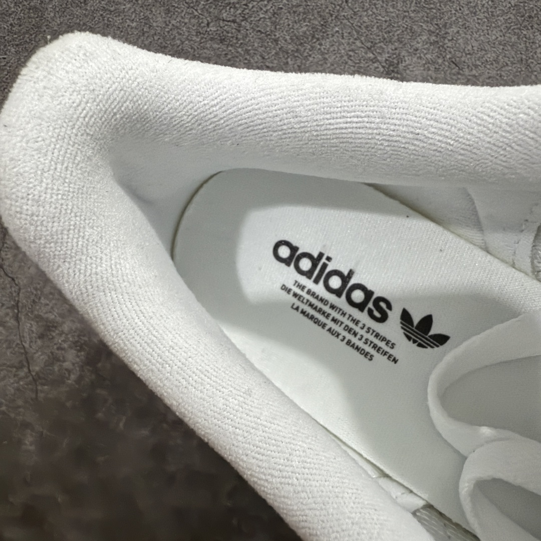 图片[9]-【H11纯原】AD Originals Superstar 经典复古贝壳头板鞋 IH8659 诞生于1969年 是第一双将全皮面鞋 身与橡胶鞋头结合在一起的低帮篮球鞋 Superstar最开始 是作为高帮篮球鞋Pro Model的低帮版本而出现的 但因为其独特和醒目的橡胶鞋头造型而让大家熟知 被大家形象地称为\\\”shelltoe\\\”贝壳头 在70年代的美国职业篮球场上 接近3/4的NBA球员都将这双Superstar作为场上用鞋 80年代之后 经过不断的改良和发展 Superstar逐渐成为横跨时装、音乐、街头文化、休闲和运动等各大领域的时尚潮鞋 尺码：35.5 36 36.5 37 38 38.5 39 40 40.5 41 42 42.5 43 44 44.5 45-选品中心