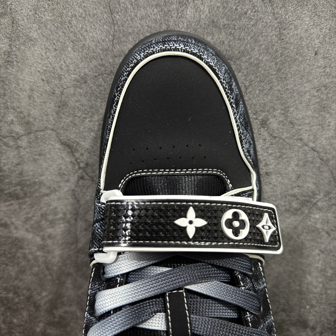 图片[5]-【海淘代购升级版】 现货当天可取 LV Trainer系列高奢运动鞋 新款芯片顶级 潮人必备单品 同步ZP官网空胶工艺 鞋舌、挂饰均镶嵌NFC芯片感应装置 正确胶片断点式设计 中底正确还原原版油印字母比例 1：1原楦格板、楦头、刀磨全新升级！ 独家订制顶级压纹麂皮 原版开模TPU大底 质感原版一致 垫脚聚米微料加透气英伦网布 披靡市场任何版本！细节完美呈现！ 代购指定版本 全新升级最新双盒包装 扫码秒进官网！ 全套包装配件同比原版 尺码： 38-46-选品中心