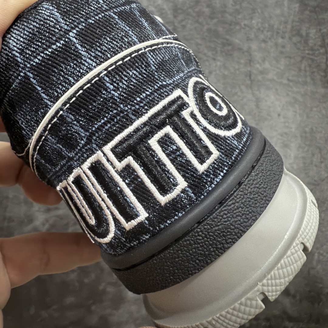 图片[2]-【海淘代购升级版】 现货当天可取 LV Trainer系列高奢运动鞋 新款芯片顶级 潮人必备单品 同步ZP官网空胶工艺 鞋舌、挂饰均镶嵌NFC芯片感应装置 正确胶片断点式设计 中底正确还原原版油印字母比例 1：1原楦格板、楦头、刀磨全新升级！ 独家订制顶级压纹麂皮 原版开模TPU大底 质感原版一致 垫脚聚米微料加透气英伦网布 披靡市场任何版本！细节完美呈现！ 代购指定版本 全新升级最新双盒包装 扫码秒进官网！ 全套包装配件同比原版 尺码： 38-46-选品中心