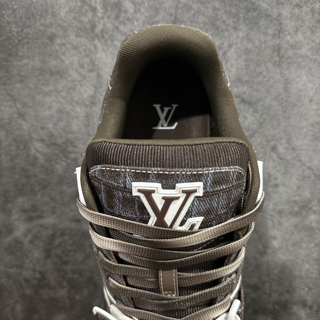 图片[8]-【海淘代购升级版】 现货当天可取 LV Trainer系列高奢运动鞋 新款芯片顶级 潮人必备单品 同步ZP官网空胶工艺 鞋舌、挂饰均镶嵌NFC芯片感应装置 正确胶片断点式设计 中底正确还原原版油印字母比例 1：1原楦格板、楦头、刀磨全新升级！ 独家订制顶级压纹麂皮 原版开模TPU大底 质感原版一致 垫脚聚米微料加透气英伦网布 披靡市场任何版本！细节完美呈现！ 代购指定版本 全新升级最新双盒包装 扫码秒进官网！ 全套包装配件同比原版 尺码： 38-46-选品中心