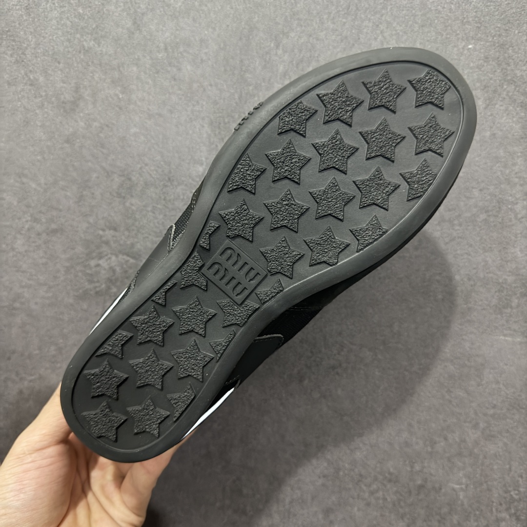【广东纯原版本】Miumiu Calzature Donna 徳训平底休闲生活鞋