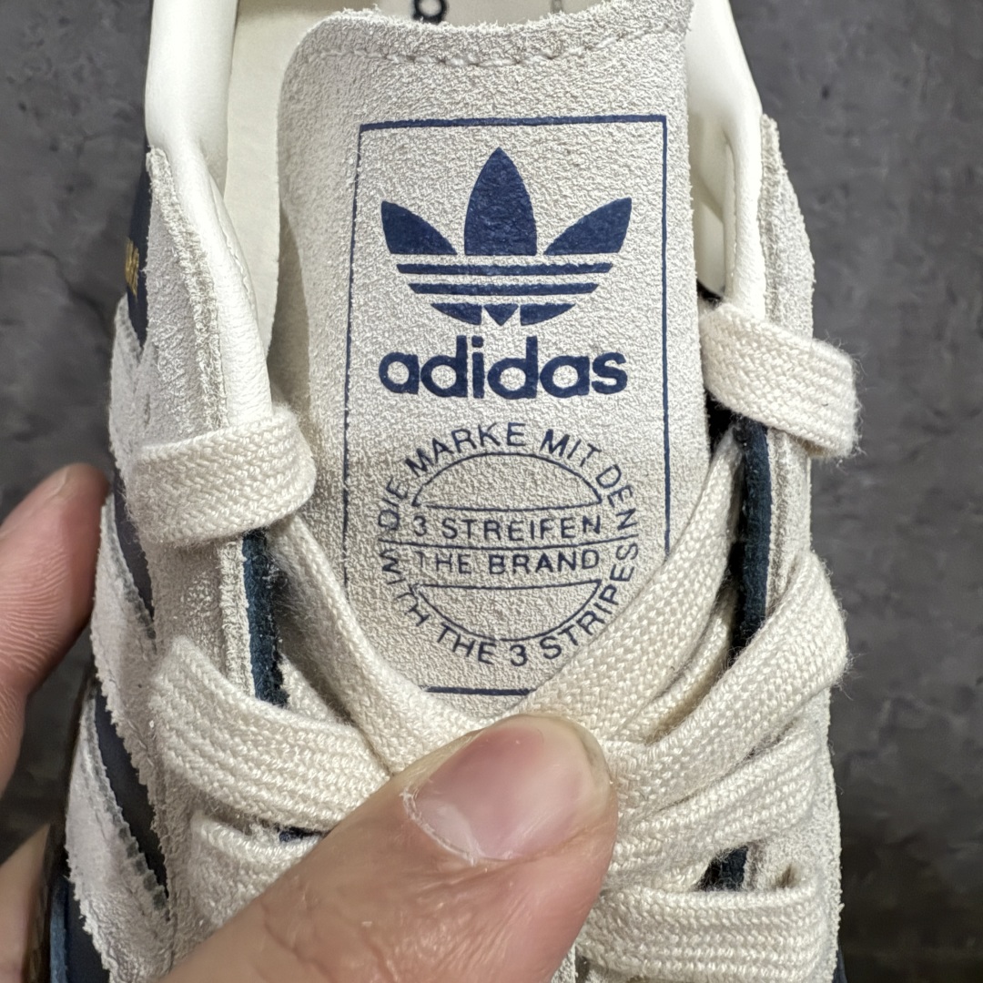  
【CG纯原】市面最顶级品质没有之一！
此版鞋身全部采用进口原厂头层皮
原厂头层 区分市面偷工减料！

