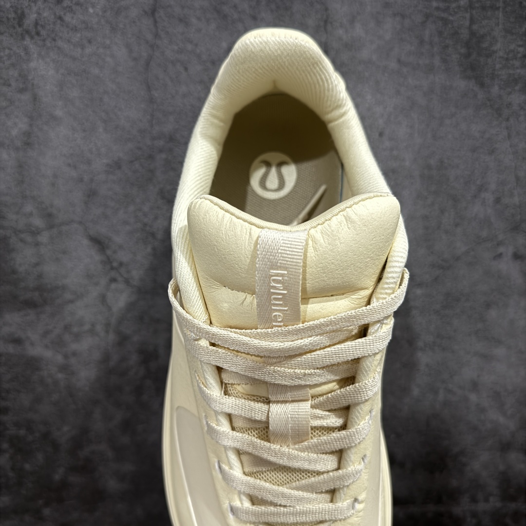 图片[8]-【PB纯原】lululemon Cityverse 露露乐檬极简主义减震耐磨低帮生活休闲鞋 Cityverse将运动性能融入经典休闲鞋中，中底提供出色缓震，并贴合足部曲线，带来全天候的舒适感。鞋面采用两种材质拼接，且前半部分采用热熔压胶处理，无任何缝线，保留了鞋身整体性。模制泡沫的鞋垫带来上乘的脚感，在平日休闲穿着时不会磨脚，也能提供轻质软弹的效果。25年来，lululemon一直秉持“感受为先”的设计理念，并相信更好的感受带来更好的表现。此次男鞋的设计亦是如此。投入多年研究，针对男性在不同运动场景中的脚步形态设计了不同鞋履款式。同时，还进行了生物力学与形态学研究，为“他”带来更好的贴合度和感受。尺码：36 36.5 37.5 38 38.5 39 40 40.5 41 42 42.5 43 44-选品中心