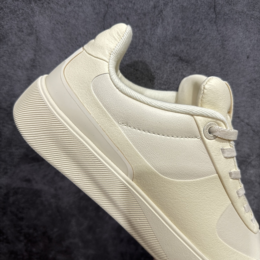 图片[7]-【PB纯原】lululemon Cityverse 露露乐檬极简主义减震耐磨低帮生活休闲鞋 Cityverse将运动性能融入经典休闲鞋中，中底提供出色缓震，并贴合足部曲线，带来全天候的舒适感。鞋面采用两种材质拼接，且前半部分采用热熔压胶处理，无任何缝线，保留了鞋身整体性。模制泡沫的鞋垫带来上乘的脚感，在平日休闲穿着时不会磨脚，也能提供轻质软弹的效果。25年来，lululemon一直秉持“感受为先”的设计理念，并相信更好的感受带来更好的表现。此次男鞋的设计亦是如此。投入多年研究，针对男性在不同运动场景中的脚步形态设计了不同鞋履款式。同时，还进行了生物力学与形态学研究，为“他”带来更好的贴合度和感受。尺码：36 36.5 37.5 38 38.5 39 40 40.5 41 42 42.5 43 44-选品中心