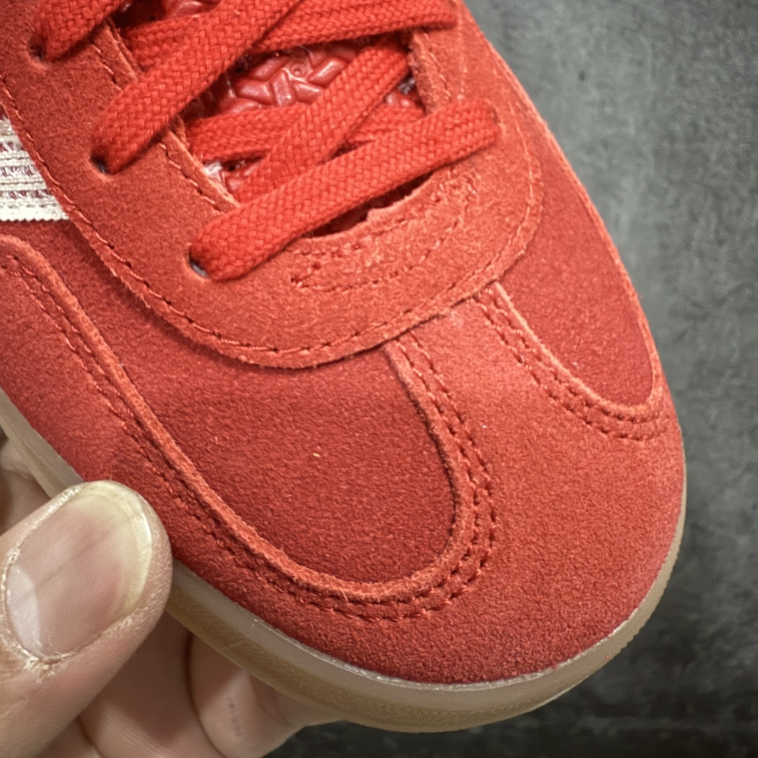 图片[6]-【渠道纯原版】AD Gazelle Indoor Trainers 羚羊内训系列低帮复古百搭休闲运动德训风板鞋 红白JI2756 市场最高版本 完美还原zp细节，注意区别市场任何版本，完全不是一路货色‼️ 全鞋原材料打造，无任何色差，正确鞋型，后跟港宝材料定型，正确微透生胶大底，反口内里头层细腻小牛皮，纸板中底 鞋垫背胶，侧面正确烫金压印字母，所有细节完美还原‼️ 尺码：35 36 36.5 37 38 38.5 39 40 40.5 41 42 42.5 43 44 44.5 45-选品中心