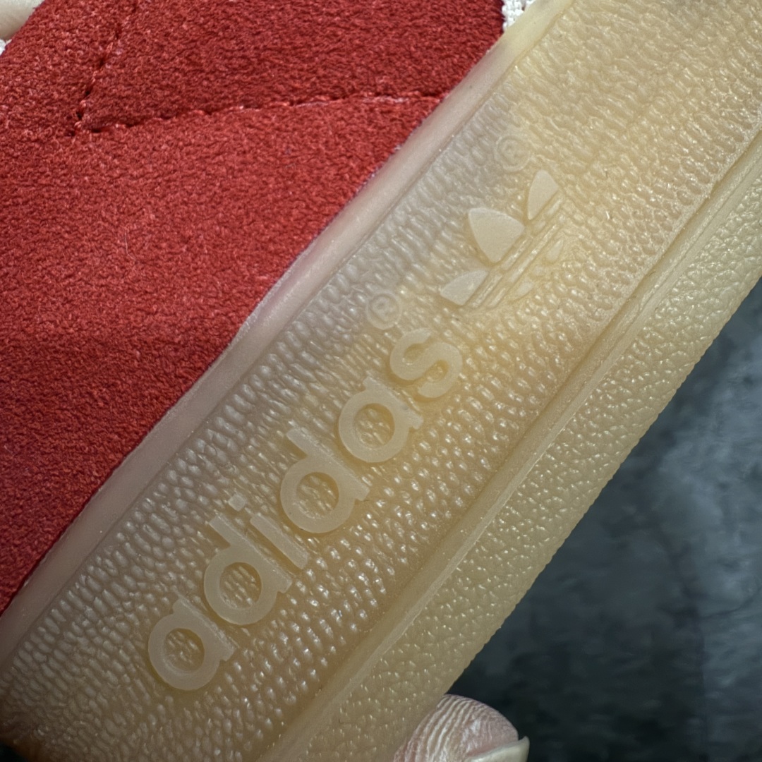 图片[3]-【渠道纯原版】AD Gazelle Indoor Trainers 羚羊内训系列低帮复古百搭休闲运动德训风板鞋 红白JI2756 市场最高版本 完美还原zp细节，注意区别市场任何版本，完全不是一路货色‼️ 全鞋原材料打造，无任何色差，正确鞋型，后跟港宝材料定型，正确微透生胶大底，反口内里头层细腻小牛皮，纸板中底 鞋垫背胶，侧面正确烫金压印字母，所有细节完美还原‼️ 尺码：35 36 36.5 37 38 38.5 39 40 40.5 41 42 42.5 43 44 44.5 45-选品中心