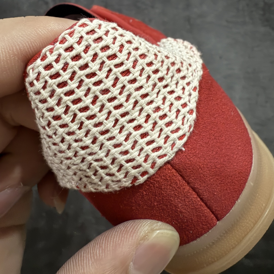 图片[2]-【渠道纯原版】AD Gazelle Indoor Trainers 羚羊内训系列低帮复古百搭休闲运动德训风板鞋 红白JI2756 市场最高版本 完美还原zp细节，注意区别市场任何版本，完全不是一路货色‼️ 全鞋原材料打造，无任何色差，正确鞋型，后跟港宝材料定型，正确微透生胶大底，反口内里头层细腻小牛皮，纸板中底 鞋垫背胶，侧面正确烫金压印字母，所有细节完美还原‼️ 尺码：35 36 36.5 37 38 38.5 39 40 40.5 41 42 42.5 43 44 44.5 45-选品中心