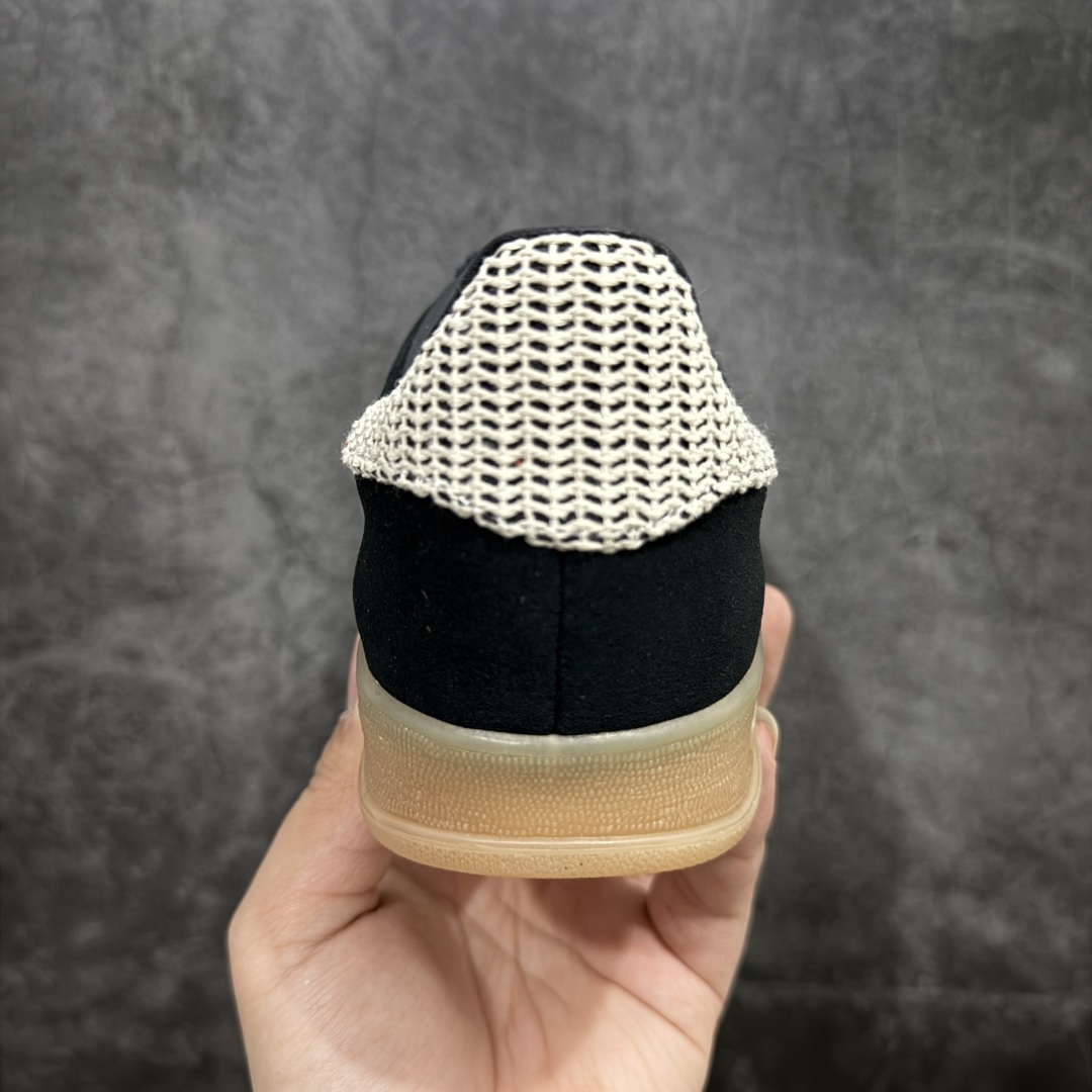 图片[4]-【渠道纯原版】AD Gazelle Indoor Trainers 羚羊内训系列低帮复古百搭休闲运动德训风板鞋 黑白JI2755 市场最高版本 完美还原zp细节，注意区别市场任何版本，完全不是一路货色‼️ 全鞋原材料打造，无任何色差，正确鞋型，后跟港宝材料定型，正确微透生胶大底，反口内里头层细腻小牛皮，纸板中底 鞋垫背胶，侧面正确烫金压印字母，所有细节完美还原‼️ 尺码：35 36 36.5 37 38 38.5 39 40 40.5 41 42 42.5 43 44 44.5 45-选品中心