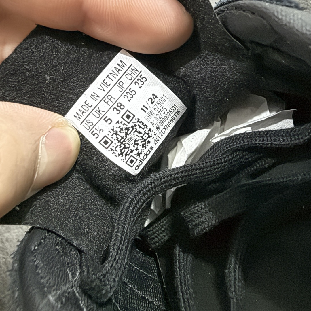 图片[6]-【渠道纯原版】AD Gazelle Indoor Trainers 羚羊内训系列低帮复古百搭休闲运动德训风板鞋 黑白JI2755 市场最高版本 完美还原zp细节，注意区别市场任何版本，完全不是一路货色‼️ 全鞋原材料打造，无任何色差，正确鞋型，后跟港宝材料定型，正确微透生胶大底，反口内里头层细腻小牛皮，纸板中底 鞋垫背胶，侧面正确烫金压印字母，所有细节完美还原‼️ 尺码：35 36 36.5 37 38 38.5 39 40 40.5 41 42 42.5 43 44 44.5 45-选品中心