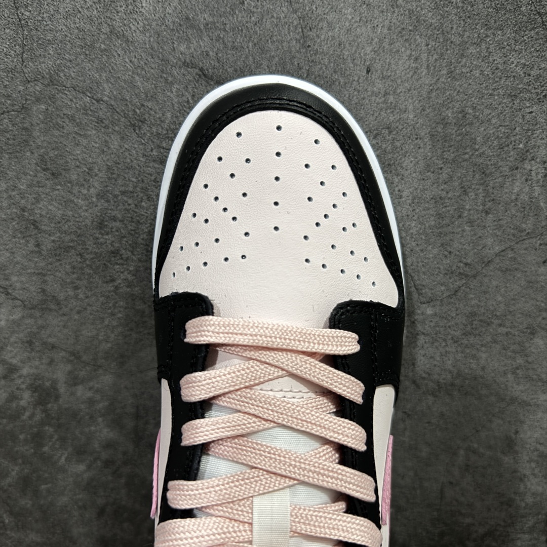 图片[5]-【YC纯原】NK Dunk Low 莓果特调 CW1590-100 定制系列天花板 无原鞋不开发 全系列得物原鞋一比一校对开发 配色持续更新中 终端对接 优势输出 全套原厂楦头原纸板数据档案倾力打造 原汁原味莞产 极致还原 圈内最强针车工艺 高端零售指定版 广东原厂配套原盒原标 鞋盒分三个尺码段 原厂冲刀 超高清洁度 全鞋零毛边皮料切割 采用原厂百宏鞋带以及原厂百宏织唛舌标 内标可供原厂几率过验 进口原装条纹中底布 四线拉帮白色点胶 原厂拉帮手法遵循公司 原厂电绣 极致还原 尺码：35.5 36 36.5 37.5 38 38.5 39 40-选品中心