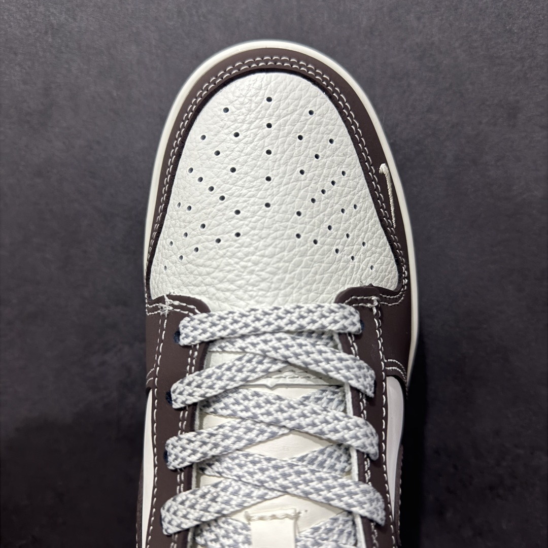 图片[8]-【定制版】Nk SB Dunk Low Moncler联名 奶白棕 周年高端定制 低帮休闲板鞋 AG3702-854  #定制鞋盒 大厂纯原品质出货 超高清洁度 皮料切割干净无任何毛边 细节完美   尺码：36 36.5 37.5 38 38.5 39 40 40.5 41 42 42.5 43 44 44.5 45-选品中心