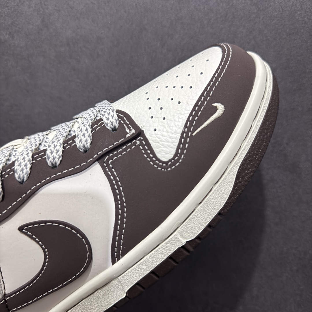 图片[5]-【定制版】Nk SB Dunk Low Moncler联名 奶白棕 周年高端定制 低帮休闲板鞋 AG3702-854  #定制鞋盒 大厂纯原品质出货 超高清洁度 皮料切割干净无任何毛边 细节完美   尺码：36 36.5 37.5 38 38.5 39 40 40.5 41 42 42.5 43 44 44.5 45-选品中心