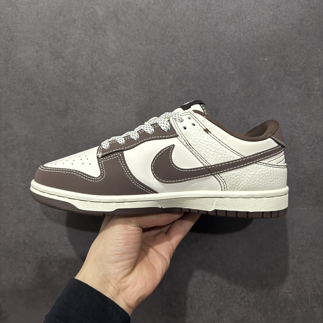 图片[2]-【定制版】Nk SB Dunk Low Moncler联名 奶白棕 周年高端定制 低帮休闲板鞋 AG3702-854  #定制鞋盒 大厂纯原品质出货 超高清洁度 皮料切割干净无任何毛边 细节完美   尺码：36 36.5 37.5 38 38.5 39 40 40.5 41 42 42.5 43 44 44.5 45-选品中心