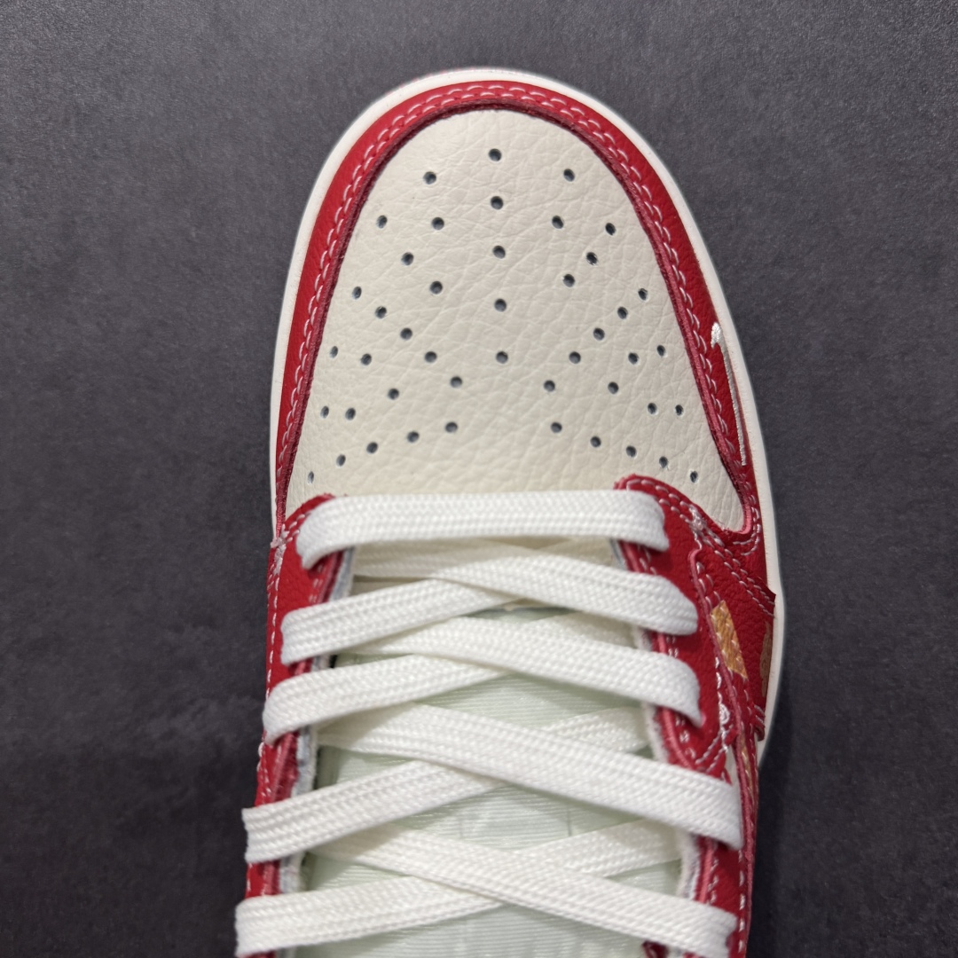 图片[8]-【定制版】Travis Scott x Fragment Design x Air Jordan 1 Low OG SP AJ1 乔1 哪吒联名 魔丸 低帮文化休闲板鞋 XS2025-088  #多方联名合作融合了Travis Scott 独特的音乐风格，藤原浩个性的设计风格以及Jordan品牌的经典元素 使其成为一双具有独特身份和价值的鞋子 清新而立体的外观加上联名标识更突出了其独特身份 这种配色方案显示出活力和时尚感 在视觉上引人注目 鞋身的质感和细腻的细节处理使其显得高端而格调十足 这款“倒钩”联名是设计与创意完美结合 融合多方的个性风格是一款备受瞩目的潮流鞋款  尺码：36 36.5 37.5 38 38.5 39 40 40.5 41 42 42.5 43 44 44.5 45-选品中心