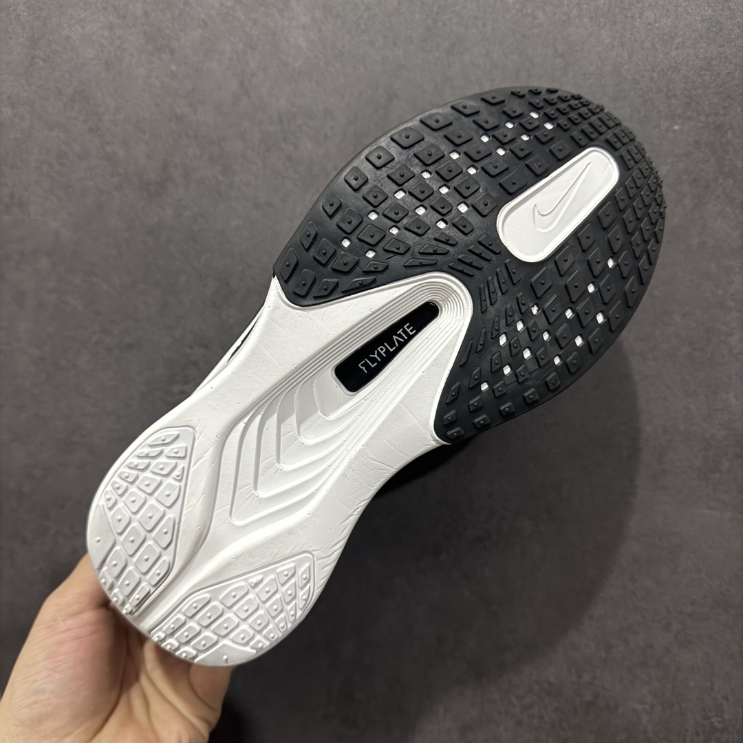 图片[9]-【公司级】NK ZoomX Invincible Run Flyknit 6 轻量跑鞋 飞织低帮休闲运动慢跑鞋 厚底增高 老爹鞋 此鞋专为短跑运动员而生 是为 5 至 10 公里距离的赛事和训练打造 整体设计采用流线型的轻质工程网眼材质构成鞋面 并与其他 Running 旗舰鞋款同样搭载全脚掌 ZoomX 缓冲中底 搭配 Pebax 物料与橡胶外底 ZoomX StreakFly 首发配色以Prototype呈现 其灵感是来自开发期间的磨损测试 透过编号的标记与内侧的预期跑步距离突出研发过程 货号： FN8454-001 尺码：36 36.5 37.5 38 38.5 39 40 40.5 41 42 42.5 43 44 45-选品中心