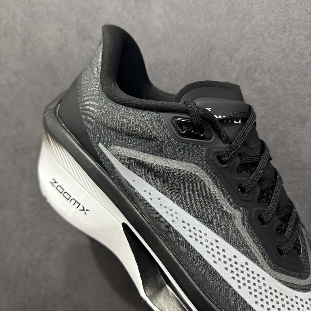 图片[6]-【公司级】NK ZoomX Invincible Run Flyknit 6 轻量跑鞋 飞织低帮休闲运动慢跑鞋 厚底增高 老爹鞋 此鞋专为短跑运动员而生 是为 5 至 10 公里距离的赛事和训练打造 整体设计采用流线型的轻质工程网眼材质构成鞋面 并与其他 Running 旗舰鞋款同样搭载全脚掌 ZoomX 缓冲中底 搭配 Pebax 物料与橡胶外底 ZoomX StreakFly 首发配色以Prototype呈现 其灵感是来自开发期间的磨损测试 透过编号的标记与内侧的预期跑步距离突出研发过程 货号： FN8454-001 尺码：36 36.5 37.5 38 38.5 39 40 40.5 41 42 42.5 43 44 45-选品中心