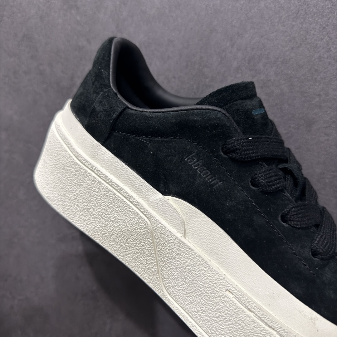 图片[6]-【公司级】adidas LABCOURT 百搭休闲轻松舒适 耐磨透气低帮 板鞋 男女同款 鞋面使用了绒毛麂皮 ，鞋面和鞋底连接处使用了包边处理，看起来更加精致有型;内里也使用了光滑的优质皮革，鞋垫上的Adidas LOGO彰显品牌身份，鞋子后脚跟处的英文 ENDINEERED FOR THE STYLE OF FUTURE译为“为未来的风格而设计” ! 货号：ID6227 尺码：36-45-选品中心