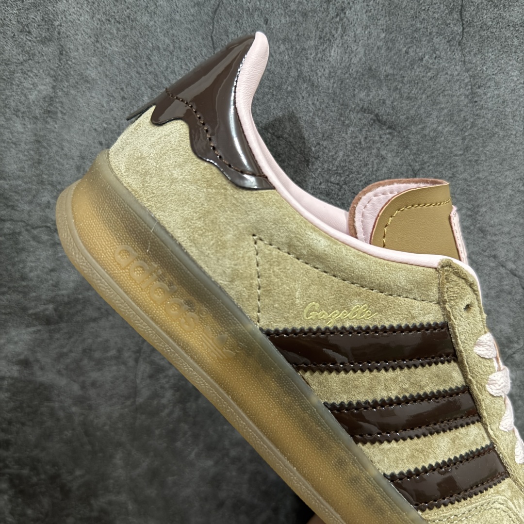 图片[7]-【公司级】adidas originals Gazelle Indoor 棕色 此款鞋延续了橡胶外底和经典款式的传统。优质绒面革鞋面和标志性的3条纹采用明亮的对比色，为久经考验的外观带来俏皮、富有表现力的饰面。 货号：JR8028 尺码：35.5 36 36.5 37 38 38.5 39 40 40.5 41 42 42.5 43 44 44.5 45-选品中心