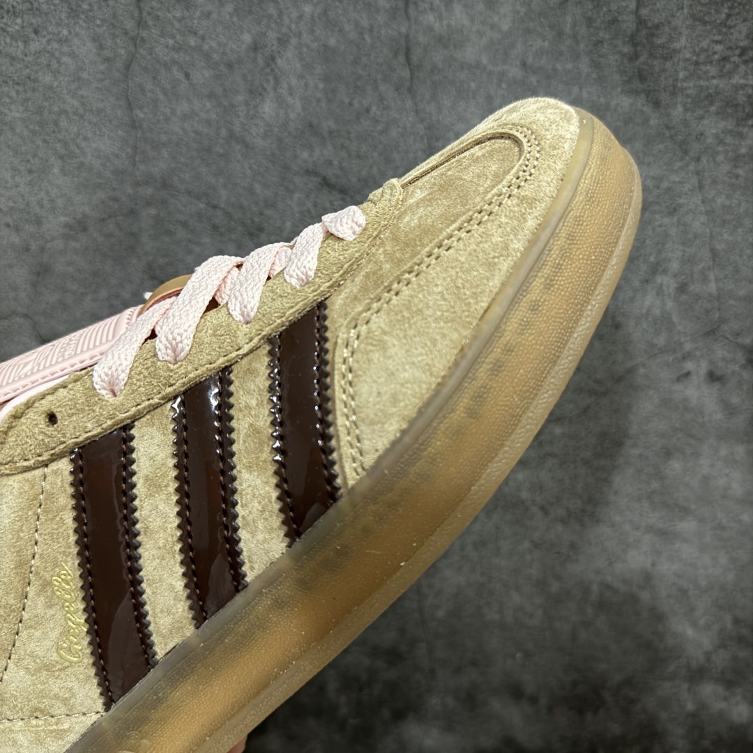 图片[6]-【公司级】adidas originals Gazelle Indoor 棕色 此款鞋延续了橡胶外底和经典款式的传统。优质绒面革鞋面和标志性的3条纹采用明亮的对比色，为久经考验的外观带来俏皮、富有表现力的饰面。 货号：JR8028 尺码：35.5 36 36.5 37 38 38.5 39 40 40.5 41 42 42.5 43 44 44.5 45-选品中心