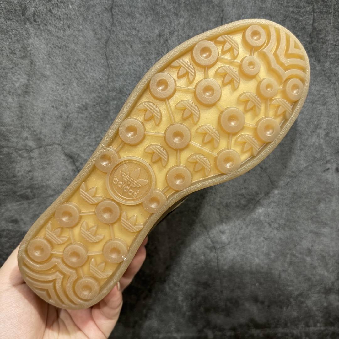 图片[9]-【公司级】adidas originals Gazelle Indoor 棕色 此款鞋延续了橡胶外底和经典款式的传统。优质绒面革鞋面和标志性的3条纹采用明亮的对比色，为久经考验的外观带来俏皮、富有表现力的饰面。 货号：JR8028 尺码：35.5 36 36.5 37 38 38.5 39 40 40.5 41 42 42.5 43 44 44.5 45-选品中心