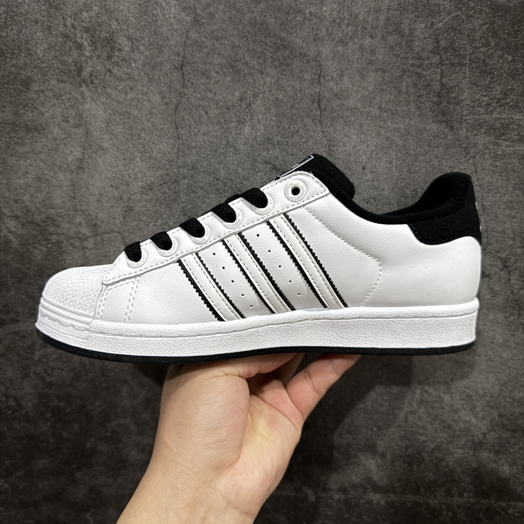 图片[2]-【公司级】AD Originals Superstar 经典复古贝壳头板鞋 JH5469 诞生于1969年 是第一双将全皮面鞋 身与橡胶鞋头结合在一起的低帮篮球鞋 Superstar最开始 是作为高帮篮球鞋Pro Model的低帮版本而出现的 但因为其独特和醒目的橡胶鞋头造型而让大家熟知 被大家形象地称为\\\”shelltoe\\\”贝壳头 在70年代的美国职业篮球场上 接近3/4的NBA球员都将这双Superstar作为场上用鞋 80年代之后 经过不断的改良和发展 Superstar逐渐成为横跨时装、音乐、街头文化、休闲和运动等各大领域的时尚潮鞋 尺码：35.5 36 36.5 37 38 38.5 39 40 40.5 41 42 42.5 43 44 44.5 45-选品中心