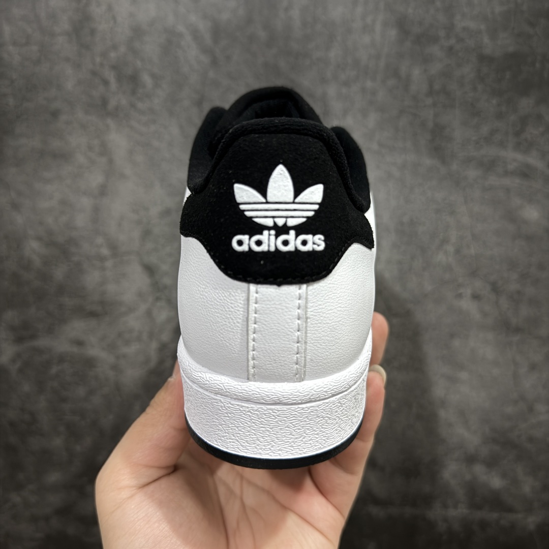 图片[4]-【公司级】AD Originals Superstar 经典复古贝壳头板鞋 JH5469 诞生于1969年 是第一双将全皮面鞋 身与橡胶鞋头结合在一起的低帮篮球鞋 Superstar最开始 是作为高帮篮球鞋Pro Model的低帮版本而出现的 但因为其独特和醒目的橡胶鞋头造型而让大家熟知 被大家形象地称为\\\”shelltoe\\\”贝壳头 在70年代的美国职业篮球场上 接近3/4的NBA球员都将这双Superstar作为场上用鞋 80年代之后 经过不断的改良和发展 Superstar逐渐成为横跨时装、音乐、街头文化、休闲和运动等各大领域的时尚潮鞋 尺码：35.5 36 36.5 37 38 38.5 39 40 40.5 41 42 42.5 43 44 44.5 45-选品中心