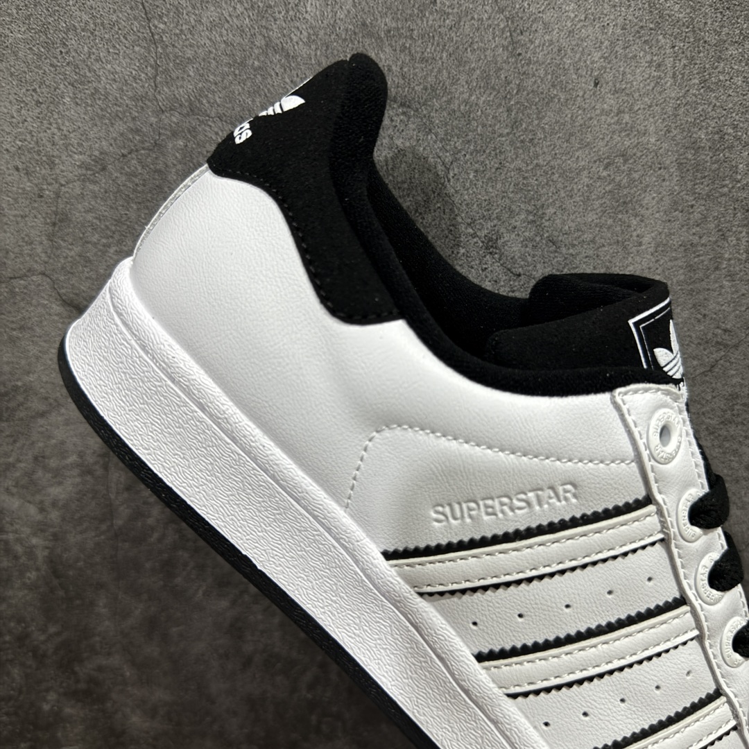 图片[7]-【公司级】AD Originals Superstar 经典复古贝壳头板鞋 JH5469 诞生于1969年 是第一双将全皮面鞋 身与橡胶鞋头结合在一起的低帮篮球鞋 Superstar最开始 是作为高帮篮球鞋Pro Model的低帮版本而出现的 但因为其独特和醒目的橡胶鞋头造型而让大家熟知 被大家形象地称为\\\”shelltoe\\\”贝壳头 在70年代的美国职业篮球场上 接近3/4的NBA球员都将这双Superstar作为场上用鞋 80年代之后 经过不断的改良和发展 Superstar逐渐成为横跨时装、音乐、街头文化、休闲和运动等各大领域的时尚潮鞋 尺码：35.5 36 36.5 37 38 38.5 39 40 40.5 41 42 42.5 43 44 44.5 45-选品中心