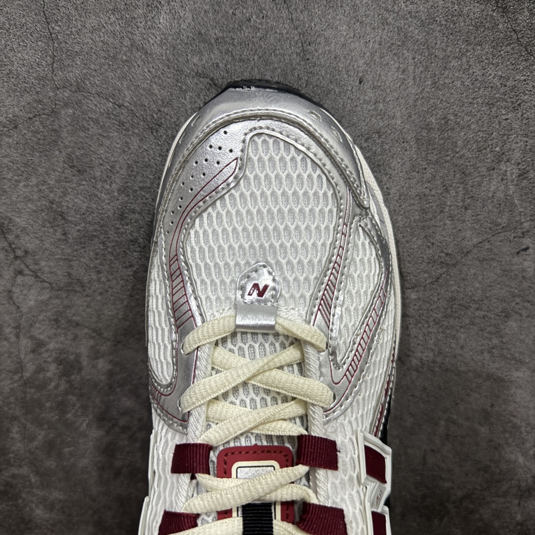 图片[5]-【纯原B版】NB新百伦New Balance M1906R M1906RAP 系列复古老爹风休闲运动慢跑鞋 高度复刻原厂大底 追求极致完美 每一双都是工艺品 采用轻质牛剖革拼接透气网眼衬垫织物鞋面材质 T-Beam大底提供足步弓支撑，保持步态稳定#后跟搭载外露缓震胶 鞋身整体以各种深浅不一的灰色覆盖，鞋头以淡蓝色调装饰，网眼衬垫通过不规律的色块实现做旧的美感，泛黄的鞋底更是进一步增添了复古气息。 尺码：36 37 37.5 38 38.5 39.5 40 40.5 41.5 42 42.5 43 44 45 46.5-选品中心