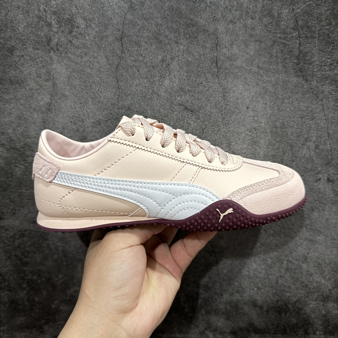 【纯原M版】Puma Bella UT Leather 彪马薄底系列 复古运动休闲跑鞋 升级版本 细节材料全方位 鞋面设计轻量透气 提供了舒适性和穿着感受 柔软内里材质 穿着更加舒适 橡胶鞋底提供持久的牵引力 货号: 402186 04 尺码: 36 36.5 37.5 38 38.5 39-选品中心