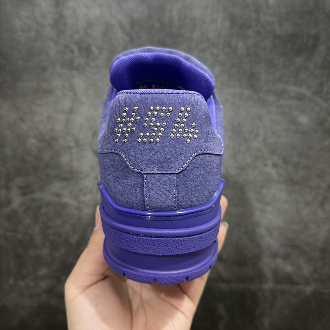 图片[4]-【海淘代购升级版】 现货当天可取 LV Trainer系列高奢运动鞋 新款芯片顶级 潮人必备单品 同步ZP官网空胶工艺 鞋舌、挂饰均镶嵌NFC芯片感应装置 正确胶片断点式设计 中底正确还原原版油印字母比例 1：1原楦格板、楦头、刀磨全新升级！ 独家订制顶级压纹麂皮 原版开模TPU大底 质感原版一致 垫脚聚米微料加透气英伦网布 披靡市场任何版本！细节完美呈现！ 代购指定版本 全新升级最新双盒包装 扫码秒进官网！ 全套包装配件同比原版 尺码： 38-46-选品中心