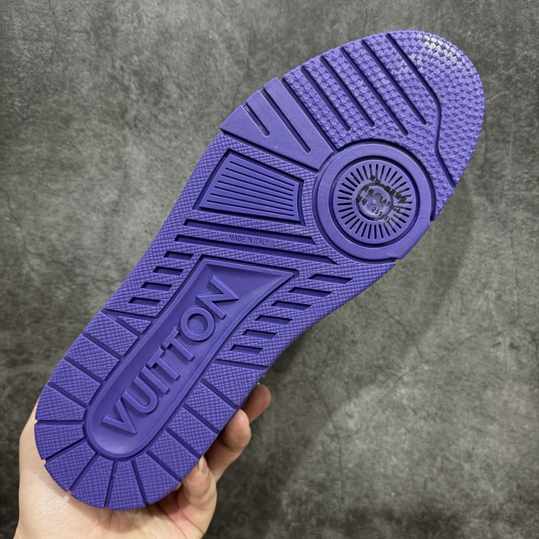 图片[9]-【海淘代购升级版】 现货当天可取 LV Trainer系列高奢运动鞋 新款芯片顶级 潮人必备单品 同步ZP官网空胶工艺 鞋舌、挂饰均镶嵌NFC芯片感应装置 正确胶片断点式设计 中底正确还原原版油印字母比例 1：1原楦格板、楦头、刀磨全新升级！ 独家订制顶级压纹麂皮 原版开模TPU大底 质感原版一致 垫脚聚米微料加透气英伦网布 披靡市场任何版本！细节完美呈现！ 代购指定版本 全新升级最新双盒包装 扫码秒进官网！ 全套包装配件同比原版 尺码： 38-46-选品中心