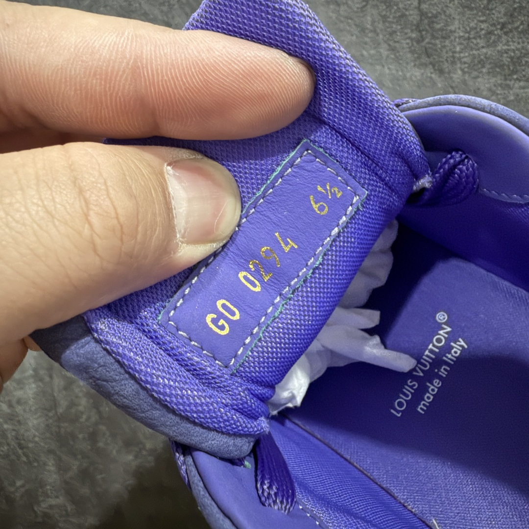 图片[8]-【海淘代购升级版】 现货当天可取 LV Trainer系列高奢运动鞋 新款芯片顶级 潮人必备单品 同步ZP官网空胶工艺 鞋舌、挂饰均镶嵌NFC芯片感应装置 正确胶片断点式设计 中底正确还原原版油印字母比例 1：1原楦格板、楦头、刀磨全新升级！ 独家订制顶级压纹麂皮 原版开模TPU大底 质感原版一致 垫脚聚米微料加透气英伦网布 披靡市场任何版本！细节完美呈现！ 代购指定版本 全新升级最新双盒包装 扫码秒进官网！ 全套包装配件同比原版 尺码： 38-46-选品中心