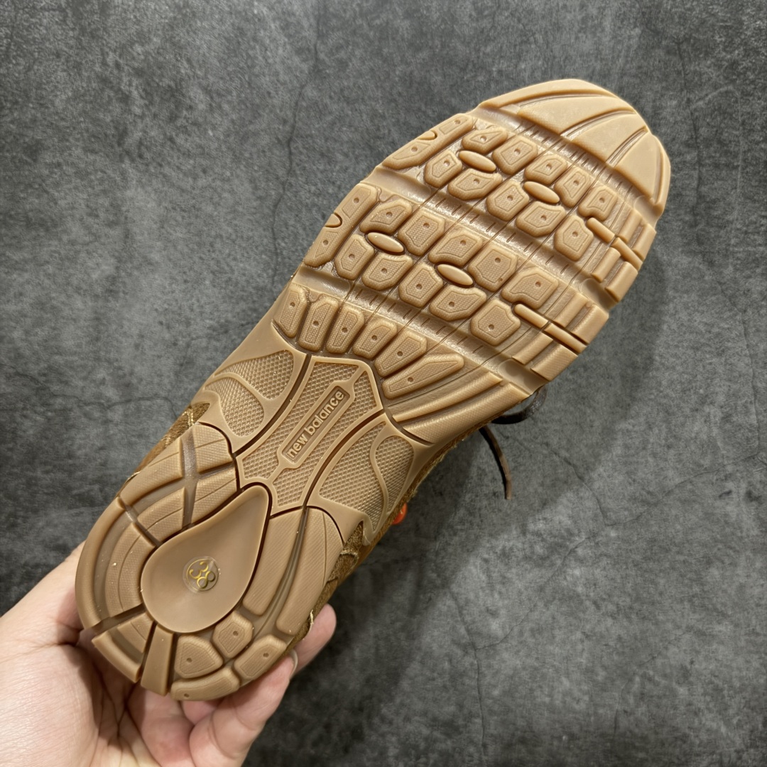 图片[9]-【LW纯原礼盒版】Miumiu x New Balance NB530 新百伦缪缪联名款复古运动鞋 全套原楦原纸板原厂数据开发 原厂三文治网纱 原装进口羊皮加羊反绒正确绒感卡色 正确中底拉帮中底纸板满印细节 冲裁组合 匠心打造 耗时两个月开发完成 工艺极其复杂难度可想而知 新开独立私模大底 全网唯一正确私模大底 高端零售专供产物 尺码：35 36 37 38 39 40 41 42 43 44 45-选品中心