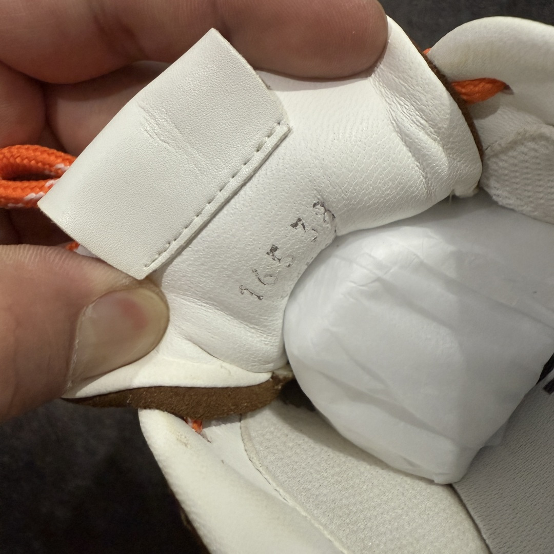 图片[6]-【LW纯原礼盒版】Miumiu x New Balance NB530 新百伦缪缪联名款复古运动鞋 全套原楦原纸板原厂数据开发 原厂三文治网纱 原装进口羊皮加羊反绒正确绒感卡色 正确中底拉帮中底纸板满印细节 冲裁组合 匠心打造 耗时两个月开发完成 工艺极其复杂难度可想而知 新开独立私模大底 全网唯一正确私模大底 高端零售专供产物 尺码：35 36 37 38 39 40 41 42 43 44 45-选品中心