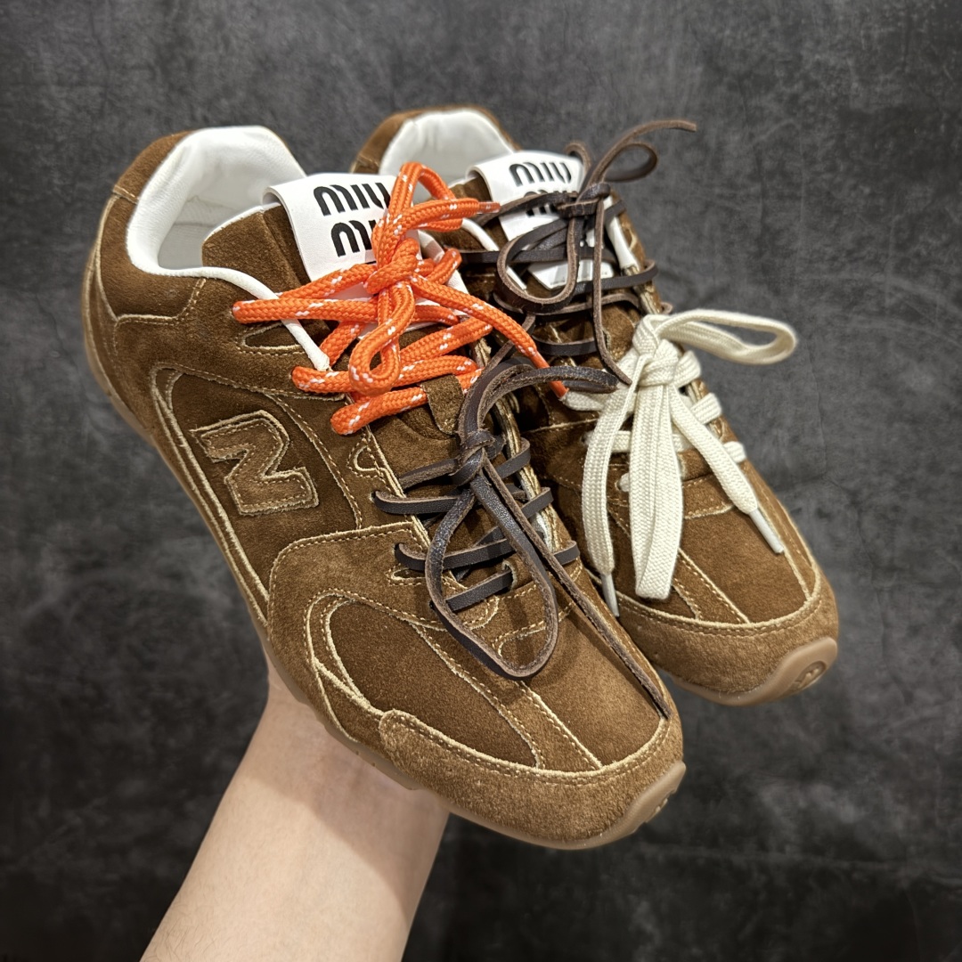 【LW纯原礼盒版】Miumiu x New Balance NB530 新百伦缪缪联名款复古运动鞋 全套原楦原纸板原厂数据开发 原厂三文治网纱 原装进口羊皮加羊反绒正确绒感卡色 正确中底拉帮中底纸板满印细节 冲裁组合 匠心打造 耗时两个月开发完成 工艺极其复杂难度可想而知 新开独立私模大底 全网唯一正确私模大底 高端零售专供产物 尺码:35 36 37 38 39 40 41 42 43 44 45-选品中心