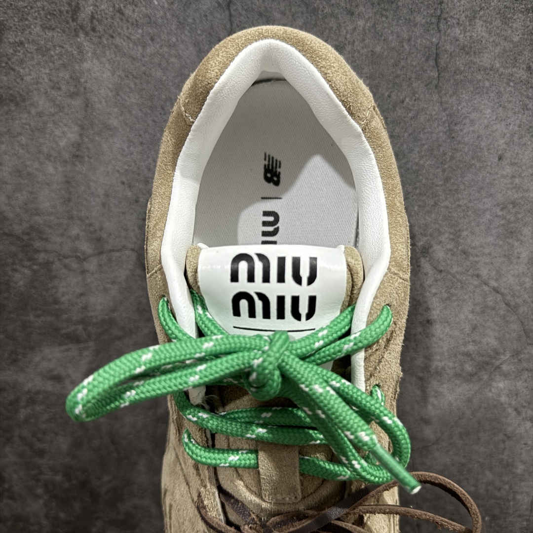 图片[8]-【LW纯原礼盒版】Miumiu x New Balance NB530 新百伦缪缪联名款复古运动鞋 全套原楦原纸板原厂数据开发 原厂三文治网纱 原装进口羊皮加羊反绒正确绒感卡色 正确中底拉帮中底纸板满印细节 冲裁组合 匠心打造 耗时两个月开发完成 工艺极其复杂难度可想而知 新开独立私模大底 全网唯一正确私模大底 高端零售专供产物 尺码：35 36 37 38 39 40 41 42 43 44 45-选品中心