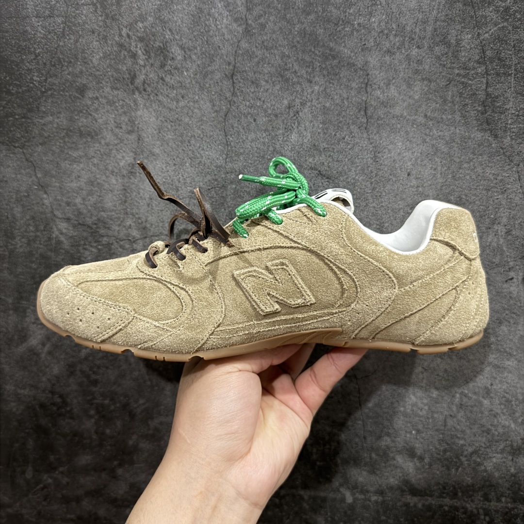 图片[2]-【LW纯原礼盒版】Miumiu x New Balance NB530 新百伦缪缪联名款复古运动鞋 全套原楦原纸板原厂数据开发 原厂三文治网纱 原装进口羊皮加羊反绒正确绒感卡色 正确中底拉帮中底纸板满印细节 冲裁组合 匠心打造 耗时两个月开发完成 工艺极其复杂难度可想而知 新开独立私模大底 全网唯一正确私模大底 高端零售专供产物 尺码：35 36 37 38 39 40 41 42 43 44 45-选品中心