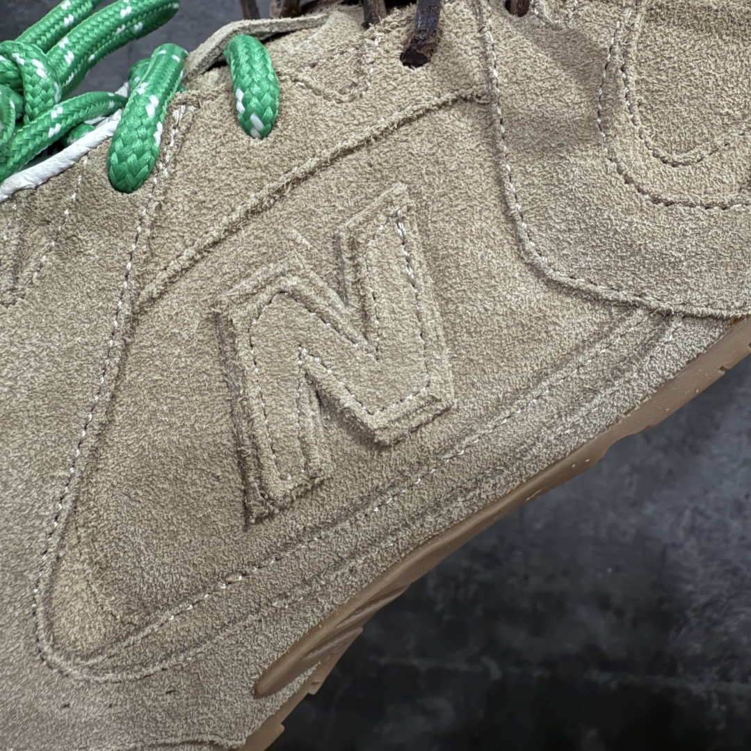 图片[4]-【LW纯原礼盒版】Miumiu x New Balance NB530 新百伦缪缪联名款复古运动鞋 全套原楦原纸板原厂数据开发 原厂三文治网纱 原装进口羊皮加羊反绒正确绒感卡色 正确中底拉帮中底纸板满印细节 冲裁组合 匠心打造 耗时两个月开发完成 工艺极其复杂难度可想而知 新开独立私模大底 全网唯一正确私模大底 高端零售专供产物 尺码：35 36 37 38 39 40 41 42 43 44 45-选品中心