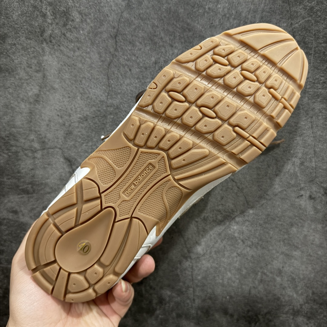 图片[9]-【LW纯原礼盒版】Miumiu x New Balance NB530 新百伦缪缪联名款复古运动鞋 全套原楦原纸板原厂数据开发 原厂三文治网纱 原装进口羊皮加羊反绒正确绒感卡色 正确中底拉帮中底纸板满印细节 冲裁组合 匠心打造 耗时两个月开发完成 工艺极其复杂难度可想而知 新开独立私模大底 全网唯一正确私模大底 高端零售专供产物 尺码：35 36 37 38 39 40 41 42 43 44 45-选品中心