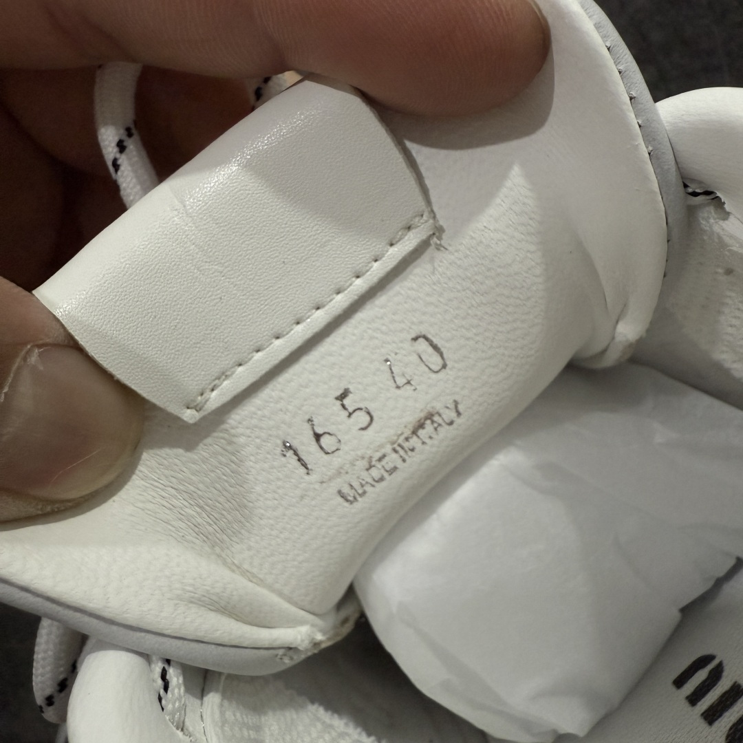 图片[7]-【LW纯原礼盒版】Miumiu x New Balance NB530 新百伦缪缪联名款复古运动鞋 全套原楦原纸板原厂数据开发 原厂三文治网纱 原装进口羊皮加羊反绒正确绒感卡色 正确中底拉帮中底纸板满印细节 冲裁组合 匠心打造 耗时两个月开发完成 工艺极其复杂难度可想而知 新开独立私模大底 全网唯一正确私模大底 高端零售专供产物 尺码：35 36 37 38 39 40 41 42 43 44 45-选品中心