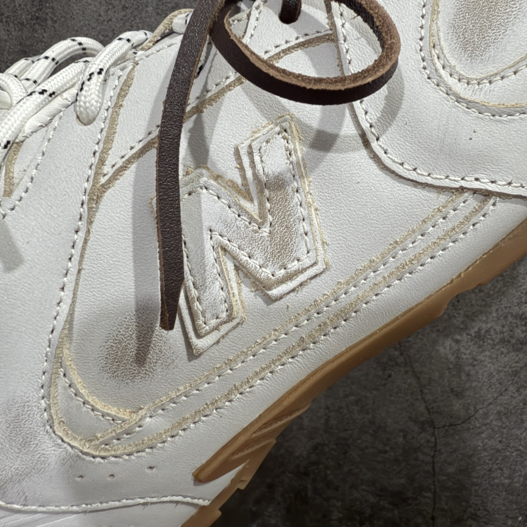 图片[4]-【LW纯原礼盒版】Miumiu x New Balance NB530 新百伦缪缪联名款复古运动鞋 全套原楦原纸板原厂数据开发 原厂三文治网纱 原装进口羊皮加羊反绒正确绒感卡色 正确中底拉帮中底纸板满印细节 冲裁组合 匠心打造 耗时两个月开发完成 工艺极其复杂难度可想而知 新开独立私模大底 全网唯一正确私模大底 高端零售专供产物 尺码：35 36 37 38 39 40 41 42 43 44 45-选品中心