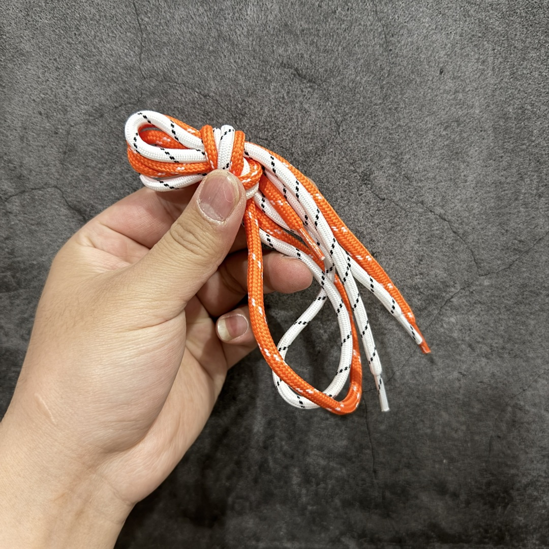 图片[10]-【LW纯原礼盒版】Miumiu x New Balance NB530 新百伦缪缪联名款复古运动鞋 全套原楦原纸板原厂数据开发 原厂三文治网纱 原装进口羊皮加羊反绒正确绒感卡色 正确中底拉帮中底纸板满印细节 冲裁组合 匠心打造 耗时两个月开发完成 工艺极其复杂难度可想而知 新开独立私模大底 全网唯一正确私模大底 高端零售专供产物 尺码：35 36 37 38 39 40 41 42 43 44 45-选品中心