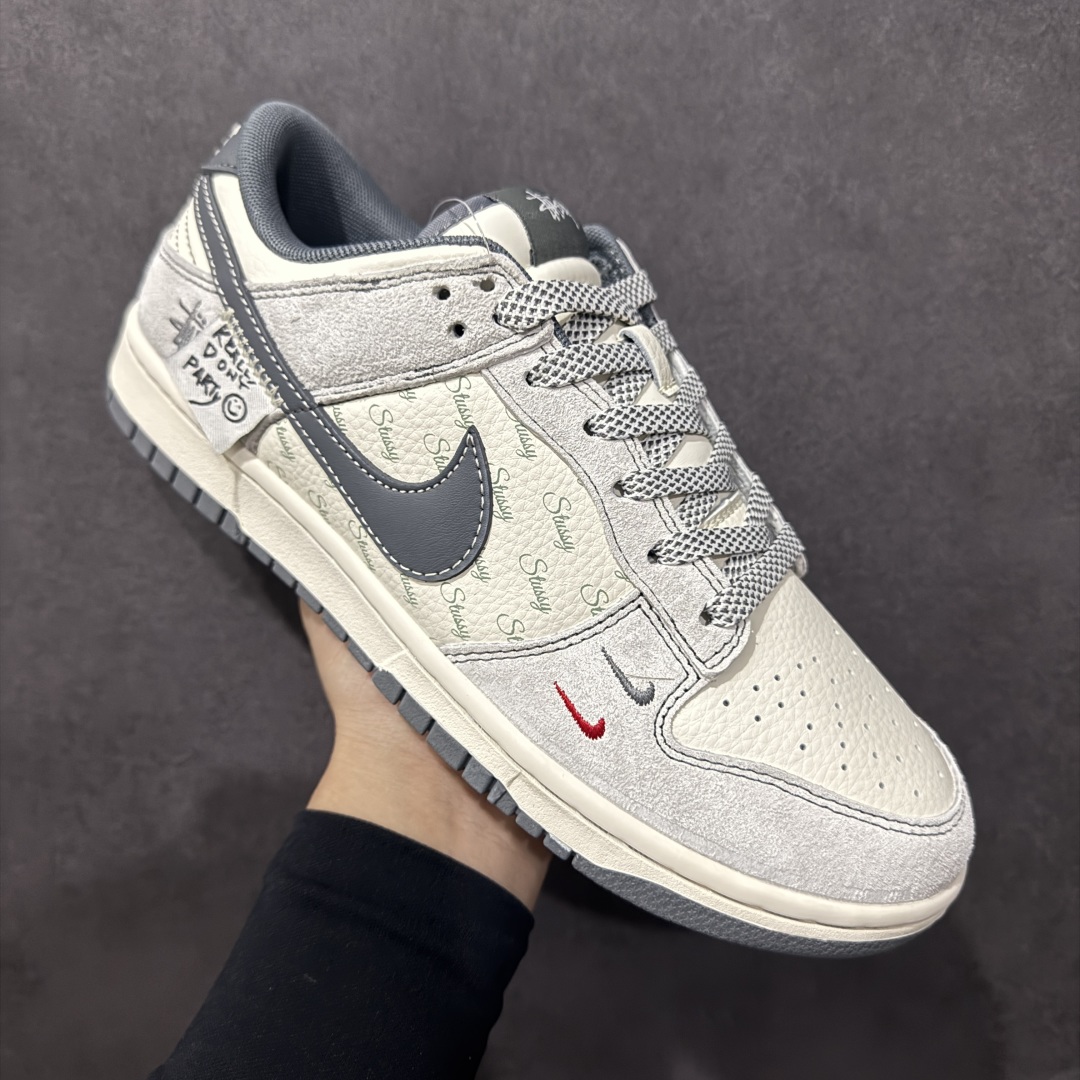 图片[3]-【定制版】Nk SB Dunk Low 斯图西系列 猪八灰勾 周年高端定制 低帮休闲板鞋  #定制鞋盒 大厂纯原品质出货 超高清洁度 皮料切割干净无任何毛边 细节完美   货号：YX5066-219 尺码：36 36.5 37.5 38 38.5 39 40 40.5 41 42 42.5 43 44 44.5 45-选品中心