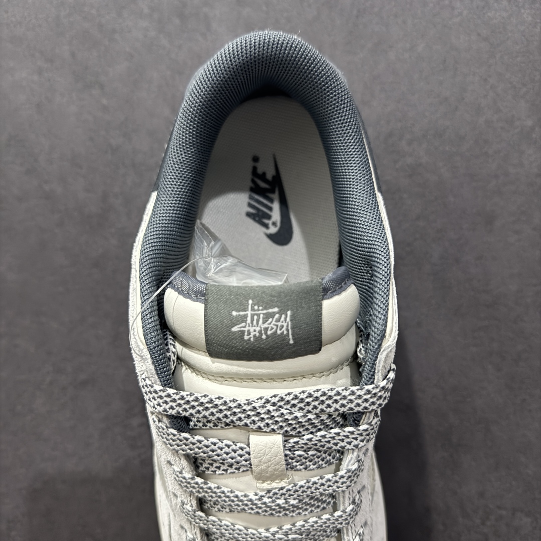 图片[7]-【定制版】Nk SB Dunk Low 斯图西系列 猪八灰勾 周年高端定制 低帮休闲板鞋  #定制鞋盒 大厂纯原品质出货 超高清洁度 皮料切割干净无任何毛边 细节完美   货号：YX5066-219 尺码：36 36.5 37.5 38 38.5 39 40 40.5 41 42 42.5 43 44 44.5 45-选品中心