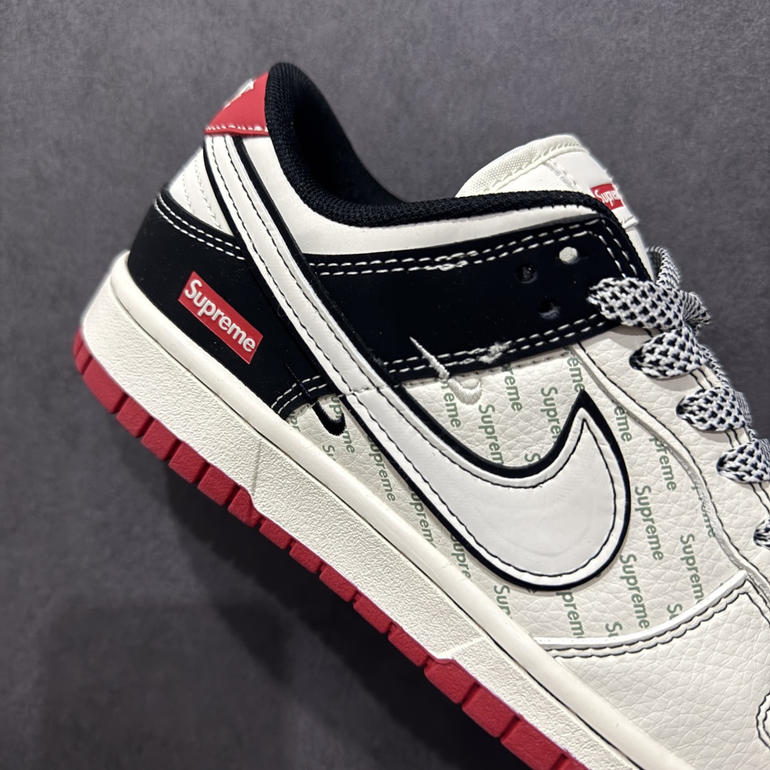 图片[6]-【定制版】Nike SB Dunk Low x Supreme 白黑红三小钩满天星 纯原大厂出品 极力推荐👏 原装头层材料 独家版型蒸餾加工 帶來的是更好的视觉和脚感体验 大厂纯原品质出货 清洁度 电绣工艺 皮料切割干净无任何毛边 细节完美 货号：XS6089 504 尺码：36 36.5 37.5 38 38.5 39 40 40.5 41 42 42.5 43 44 44.5 45-选品中心