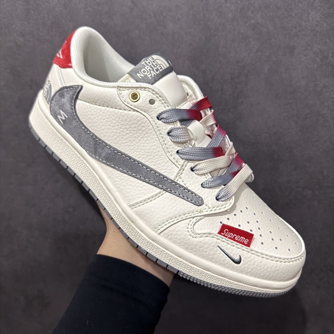 图片[3]-【定制版】Travis Scott x Nike Air Jordan 1 Low x The North Face Air Jordan 1 Low 反转白灰红小钩翻毛倒钩 全鞋采用原装头层皮，用料扎实 精雕细琢 鞋型极致还原 飞翼3D打印改良 深度立体 四线中底拉帮皮料选材 钢印 背胶一应俱全 全新批次 原装原模大底全鞋原厂定制皮料，手感细腻正确折边工艺 完美细节诠释 货号：FC1688 212 尺码：36 36.5 37.5 38 38.5 39 40 40.5 41 42 42.5 43 44 44.5 45-选品中心